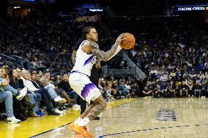 开始发力！基昂特·乔治第三节8中5轰下16分2助 带队再反超回来！